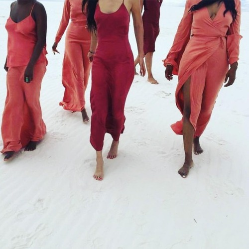 #Mood: Saturation.
๐ฅ Read the latest post from the founders of #EstroHaze on @medium.
.
.
.
#seatatthetable #bossbabe #womensmarch #businesswoman #cannabis #flyinghigh #peaceofmind